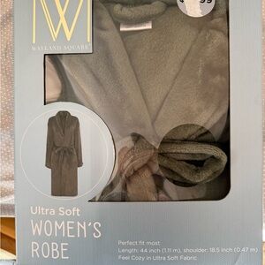 Ultra Soft Women's Robe - Green